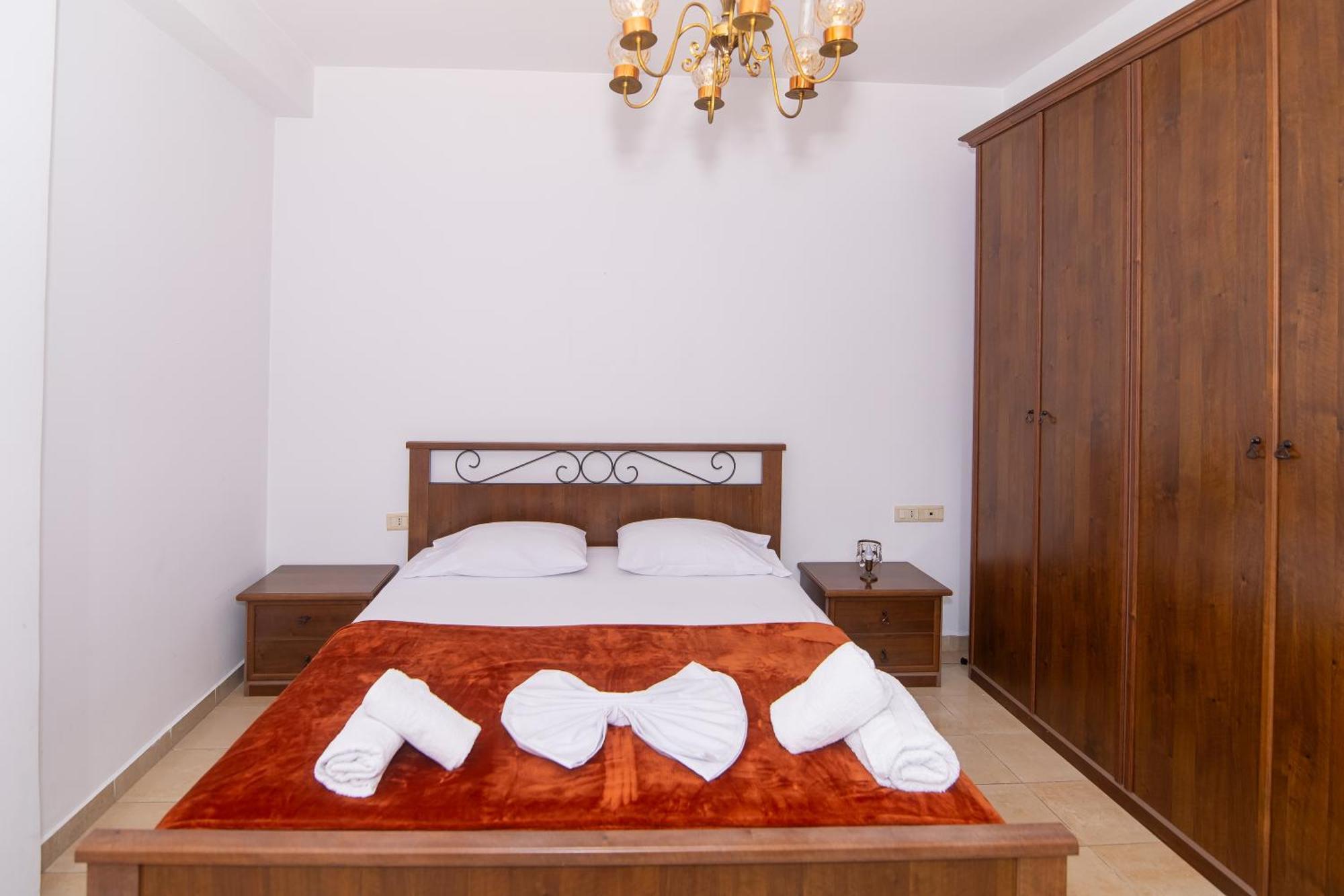 Vintage Blloku Apartment Tirana Buitenkant foto