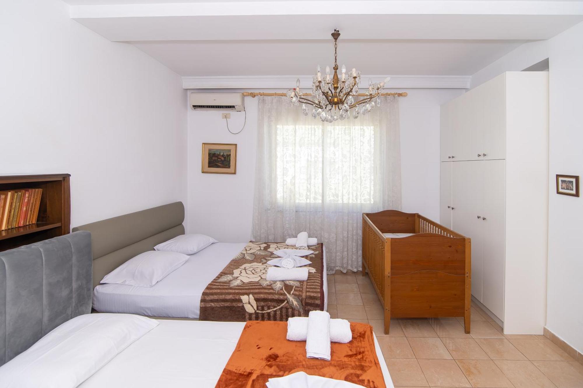 Vintage Blloku Apartment Tirana Buitenkant foto