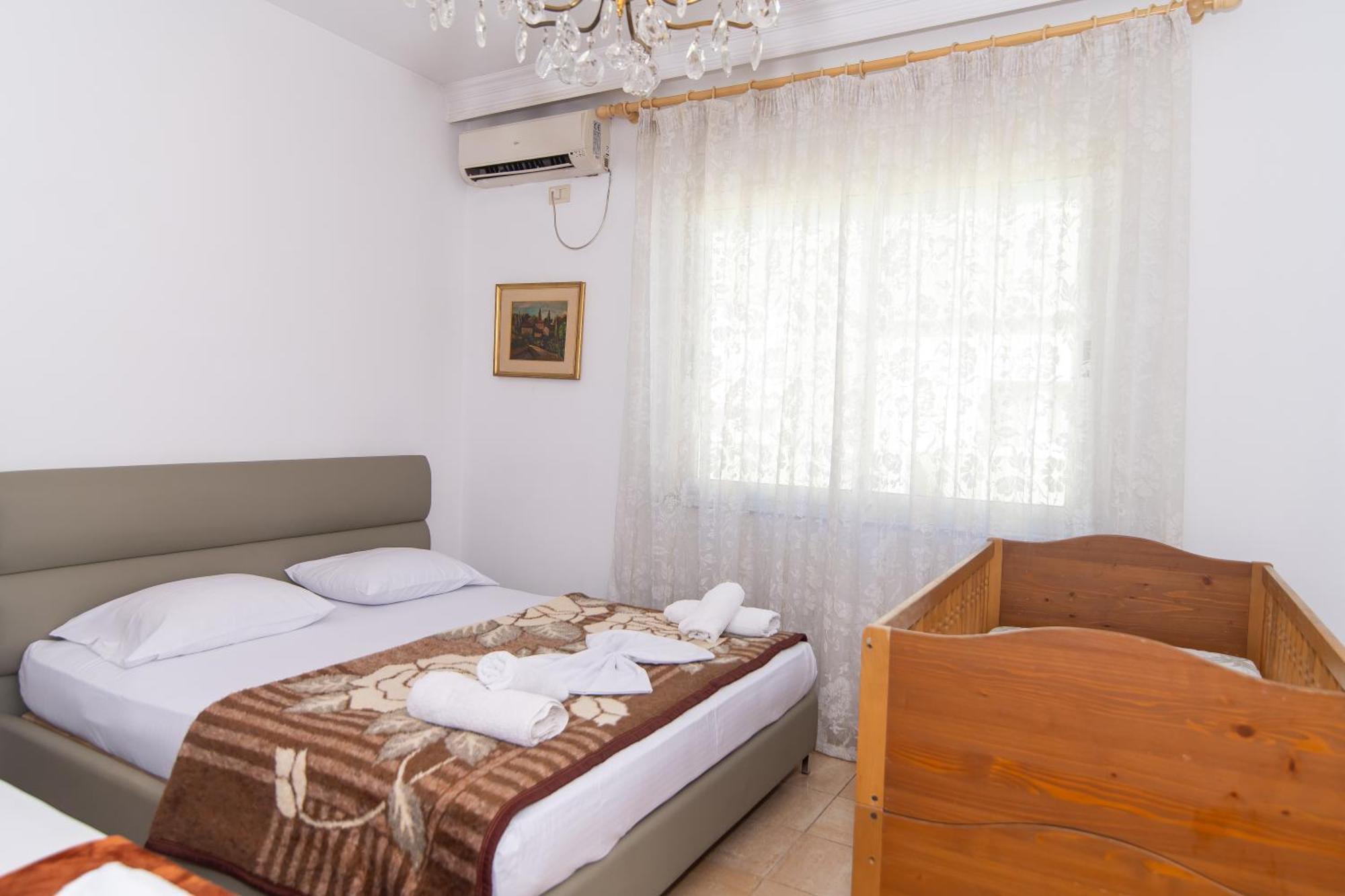 Vintage Blloku Apartment Tirana Buitenkant foto